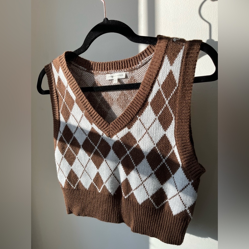 common stitch pullover vest, size L but is a small fit so I’d say it’s a M.